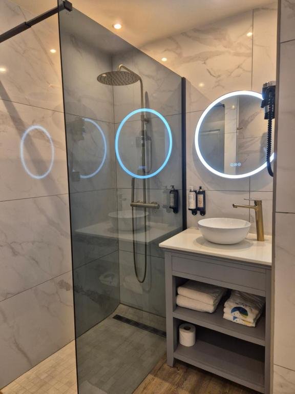 Double Sea View Room: Comfort and Oceanfront Elegance at Hotel Le Nautile